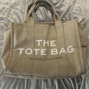 The tote bag
